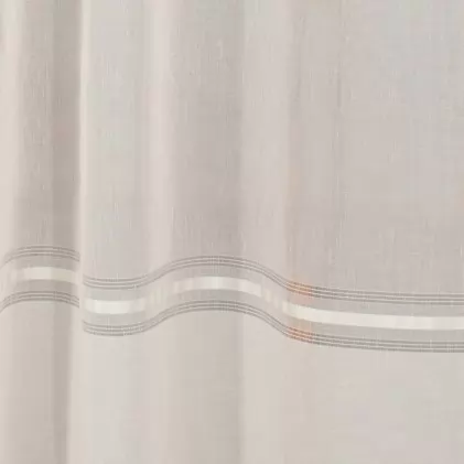 Ekrü színű azsúrozott bordűrös sablé függöny egyedi méretre varrva