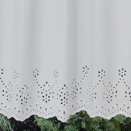 Hollókő - fehér lyukhímzéses vitrázs függöny egyedi méretre varrva