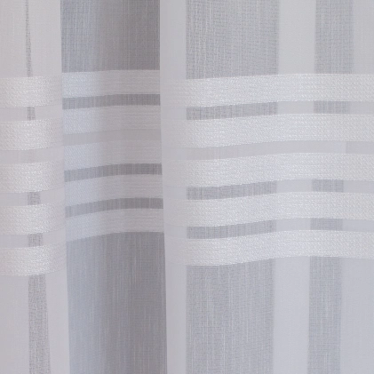 Fehér, csíkos sablé függöny egyedi méretre varrva