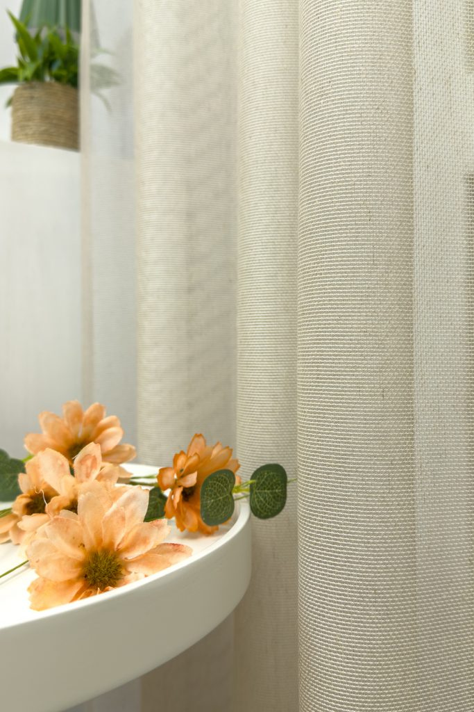 Kathrin lenhatású fényáteresztő függöny