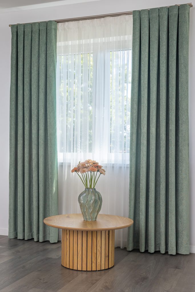 Neptun zöld színű zsenília dekorfüggöny