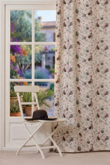 Szicilia - Homokszínű alapon virágmintás dekor és abrosz anyag  egyedi méretre varrva