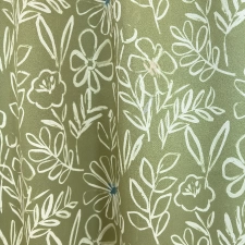 Kaunas - Zöld virág mintás kétoldalas dimout függöny egyedi méretre varrva