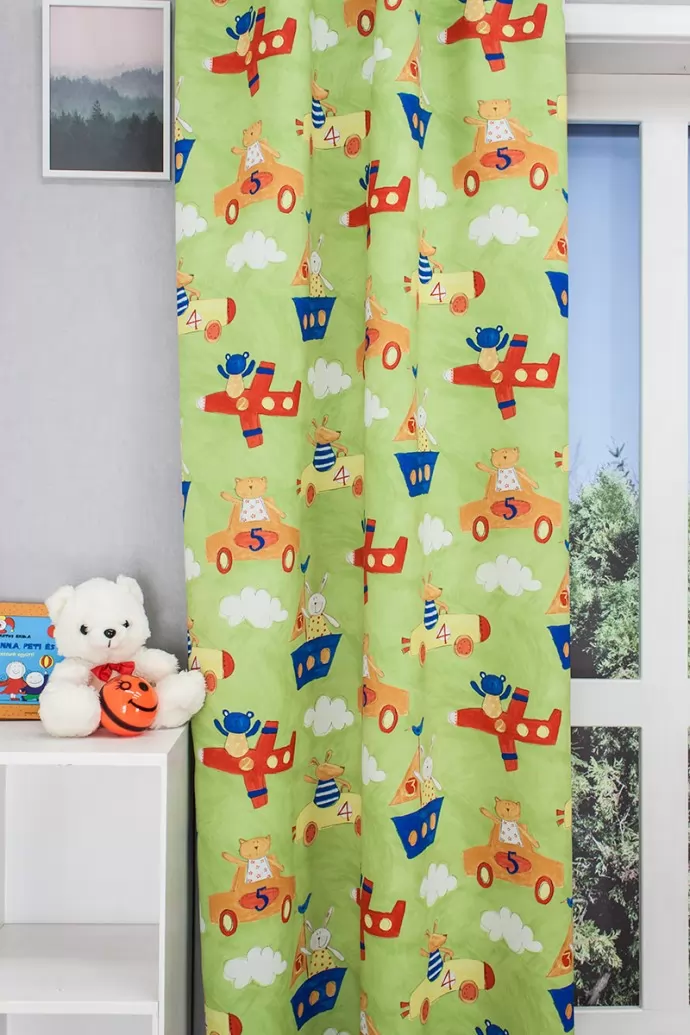 Pepe - Mesés gyermekfüggöny, zöldessárga alapon, blackout, sötétítő függöny, min.100x150 cm/db