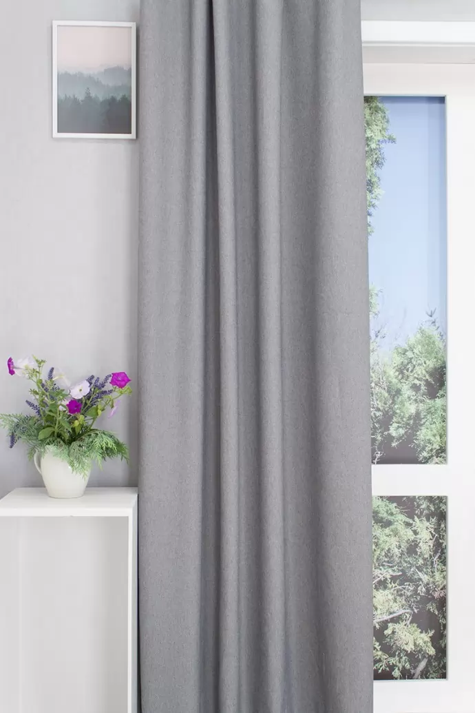 Kékes szürke,vastag fonalú, puha poliészter szőttes sötétítő anyag 285 cm, min.100x150 cm/db