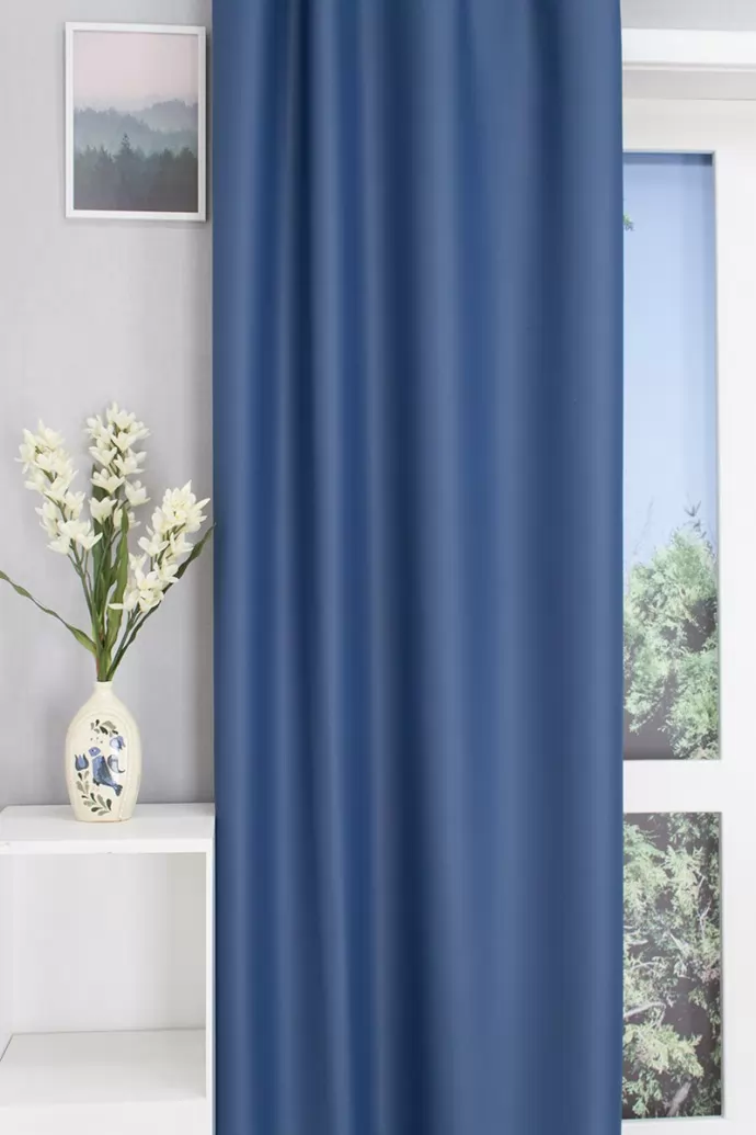 PETER 27 - Brillantkék színű, sima szövésű üni blackout sötétítő függöny, min.100x150 cm/db