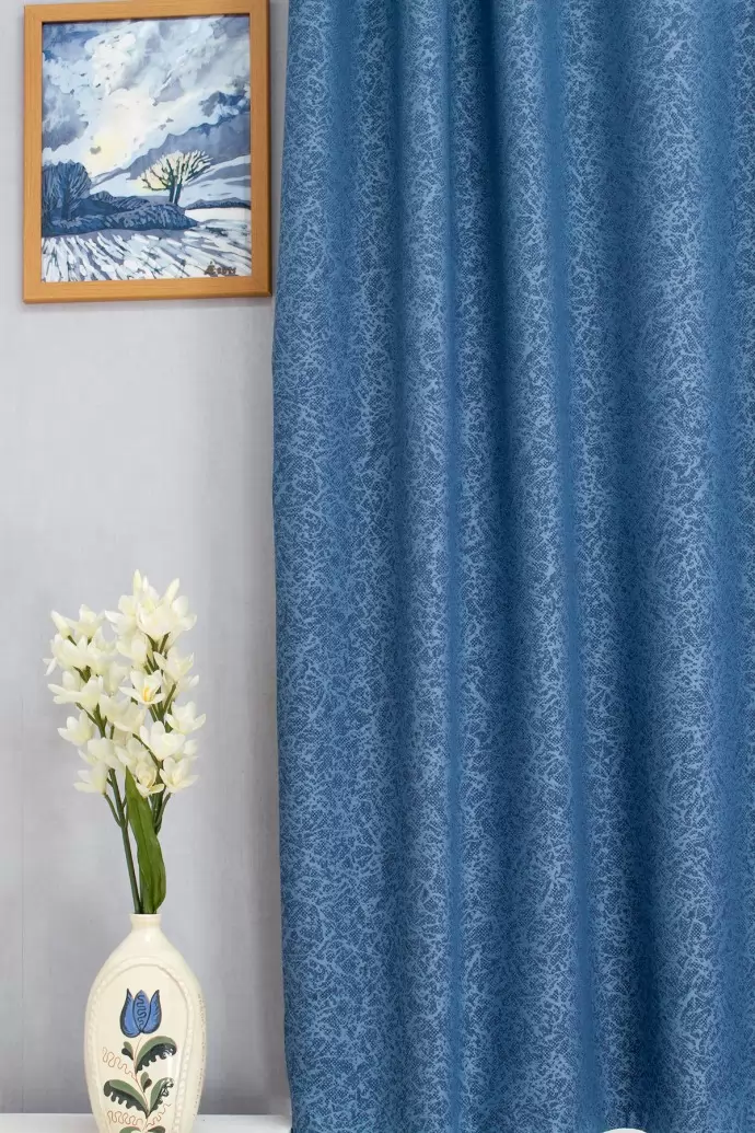 Gordon – Galambkék, azurkék színű, cirkás mintájú dekorációs, sötétítő függöny, min.100x150 cm/db