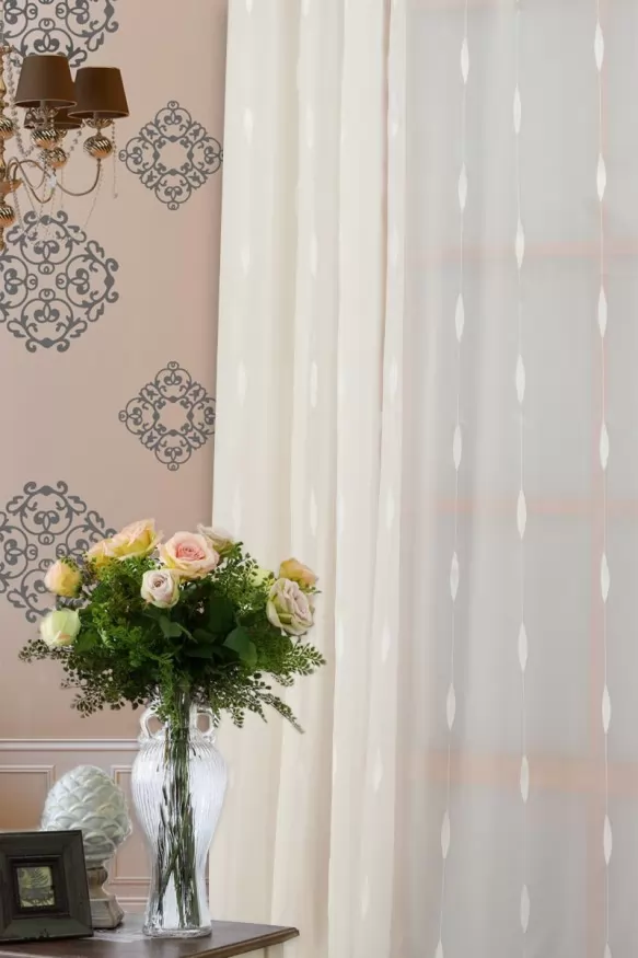 Tört fehér színű levélmintás nyírt voile függöny 1275/180/01