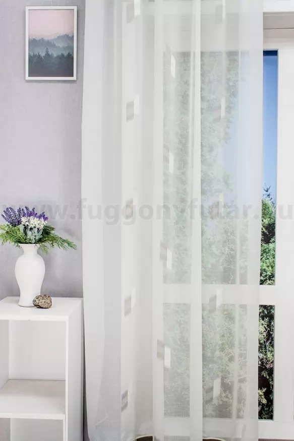 Tört fehér alapon, ezüst, fehér apró mintás tetra sablet függöny 1070260597