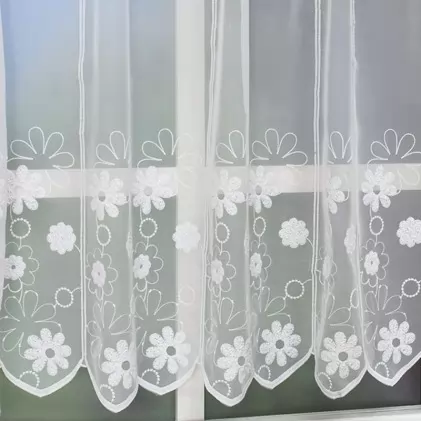 Verona - Margarétás hímzett voile vitrázs függöny egyedi méretre varrva
