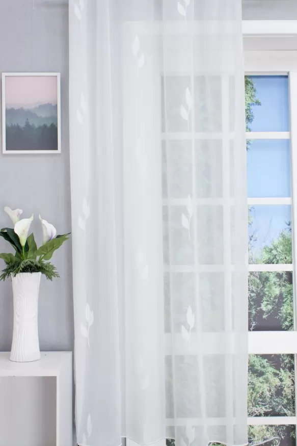 Bonita – Fehér tetra sablet függöny, nyírt, fehér, levél mintával, ólomzsinórral Bonita/175/01