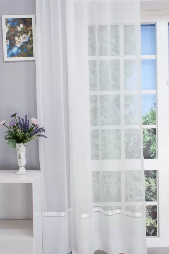 Dupla anyagú bordűrös, fehér  színű voile függöny, ólomzsinóros 166/300/100 VR