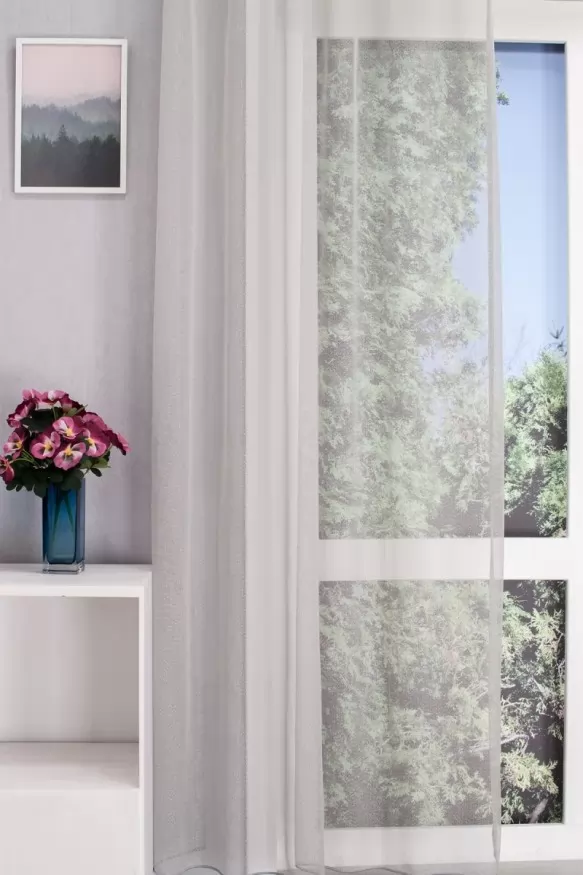 Yvonne - szürke színű, vasaláskönnyített fényáteresztő sablé függöny, noppos mintával 1010050147