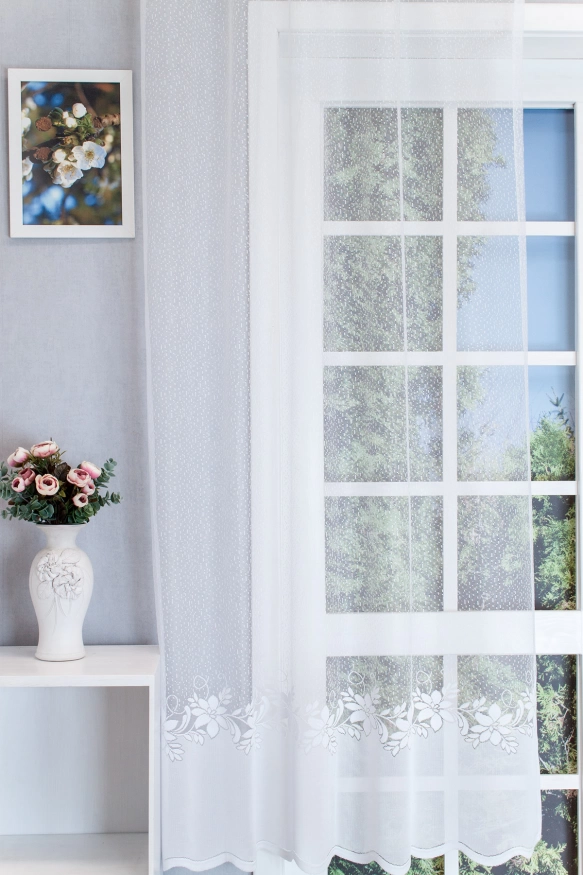 Fehér, bordűrös, virágmintás jacquard függöny 180 cm  7020/180-01