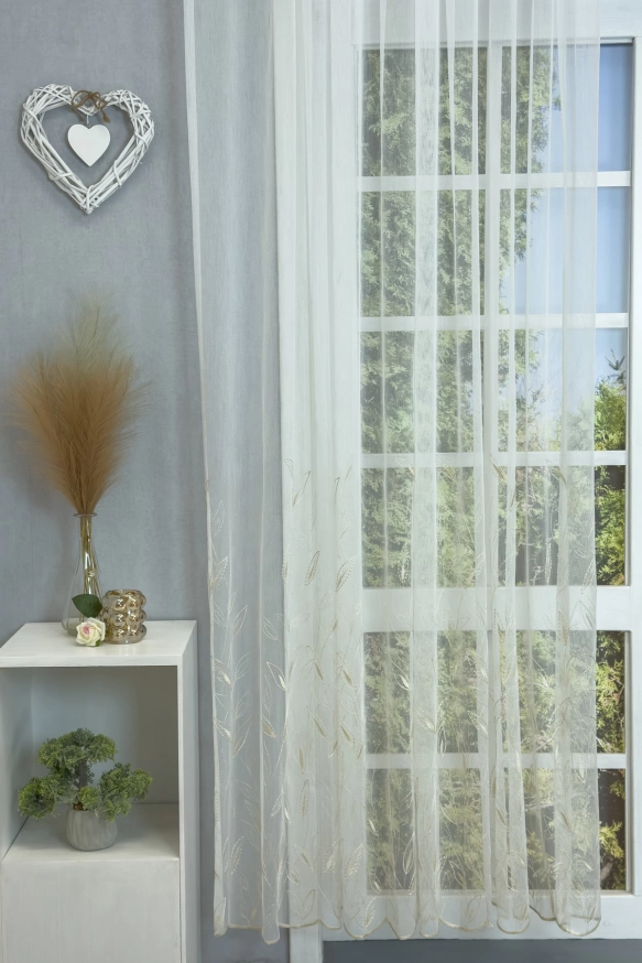 Litera - Bézs és arany szállal hímzett bordűrös tüll függöny Litera/280/02