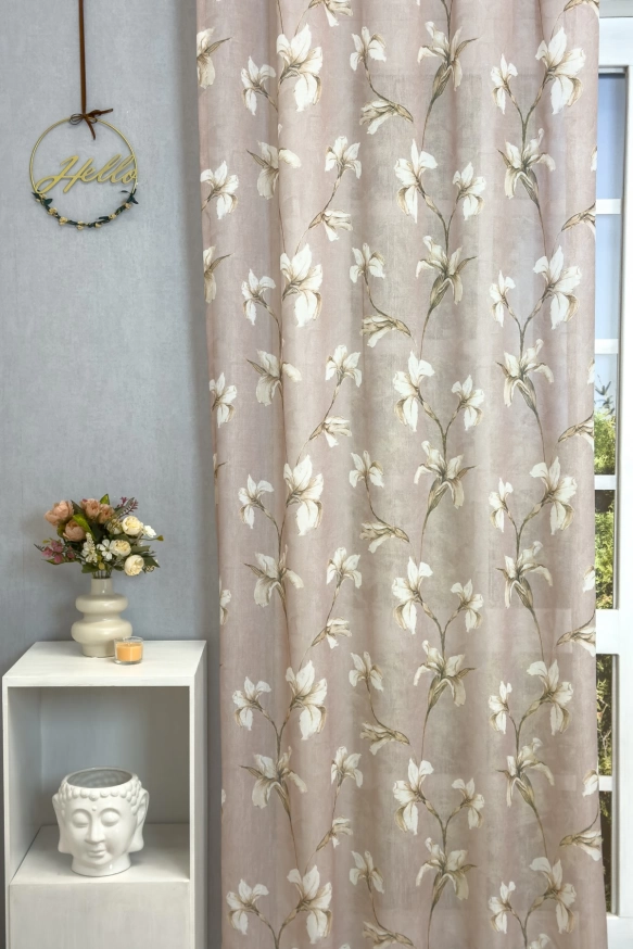 Titanilla - Púder rózsaszín alapon barna nyomott virágmintás sablé függöny Titanilla/300/01