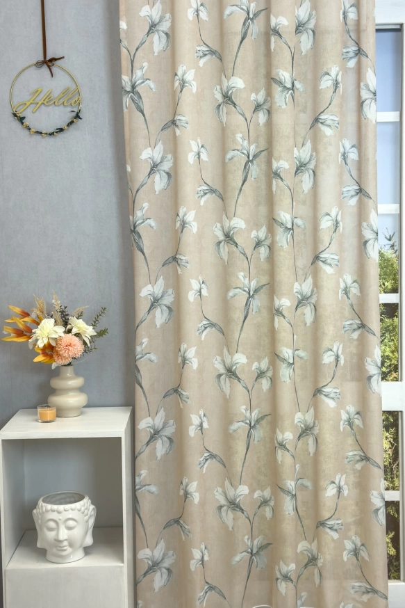 Titanilla - Krémszínű alapon szürke nyomott virágmintás sablé függöny Titanilla/300/02