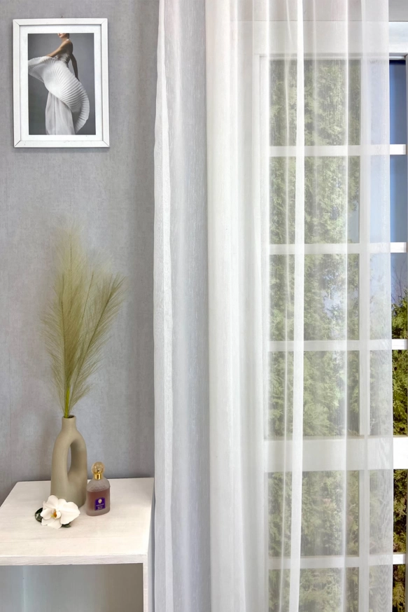 Fehér színű, csillogó szálbeszövéses sablé függöny 91115/300-101