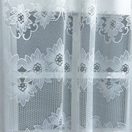 Fehér színű virágos,bordűrös jacquard függöny egyedi méretre varrva