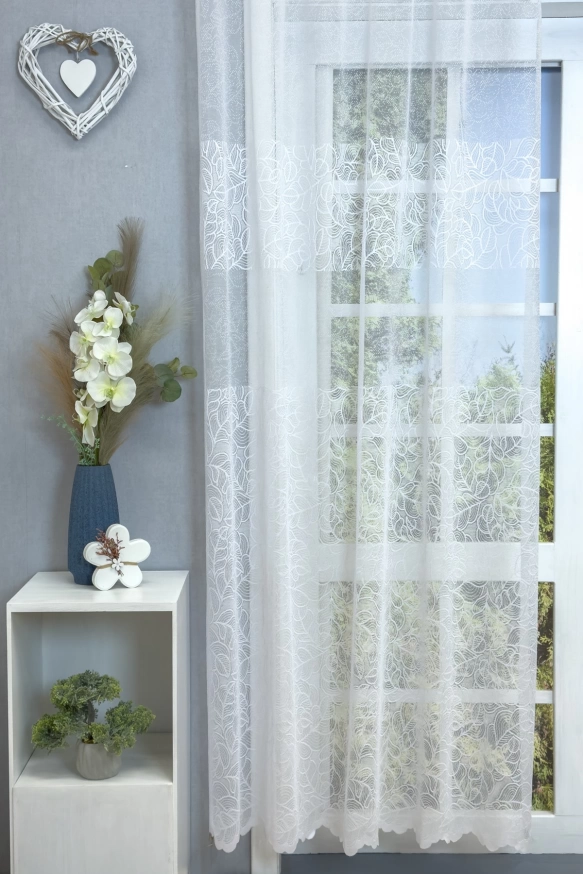 Bihar - Fehér színű, levélmintás, bordűrös jacquard függöny 1010060508