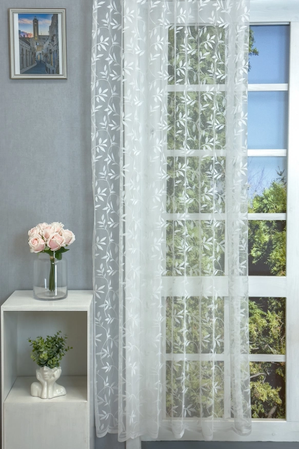 Fehér színű sűrű levélmintás jacquard függöny 31003/280-101