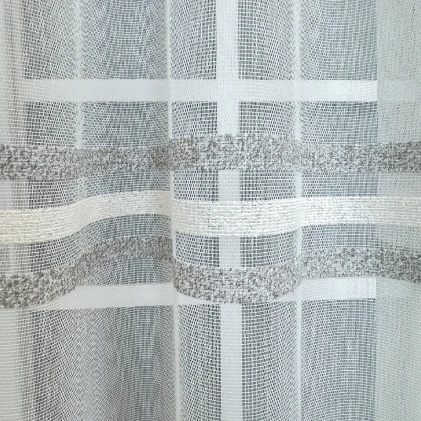 Törtfehér színű vasalókímélő sablé függöny szürke-fehér buklé csíkokkal egyedi méretre varrva