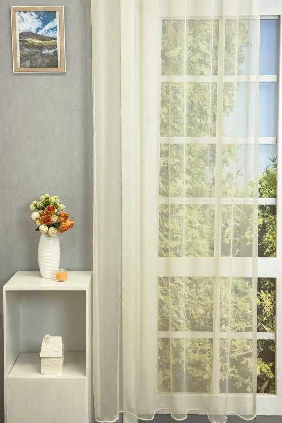 Ekrü színű, vasalás könnyített, puha szálú fényes félorganza függöny  11653/0020/295