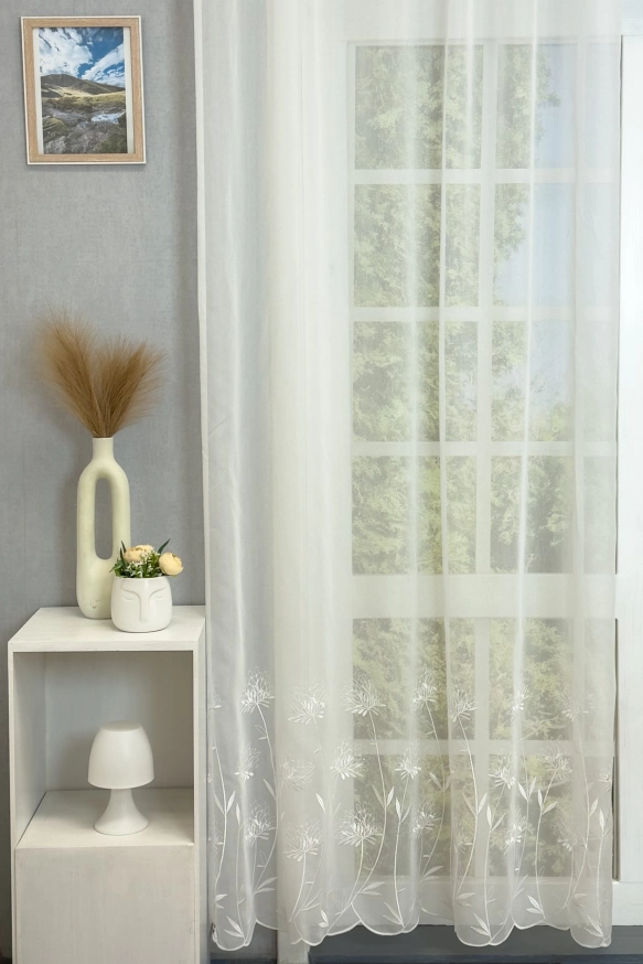 Fehér színű virágmintás voile függöny 11868/290/0001