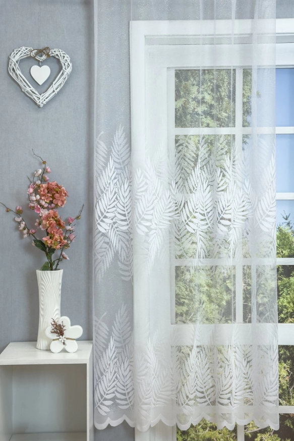 Fehér színű, trópusi pálmalevél mintás jacquard függöny  107376/180