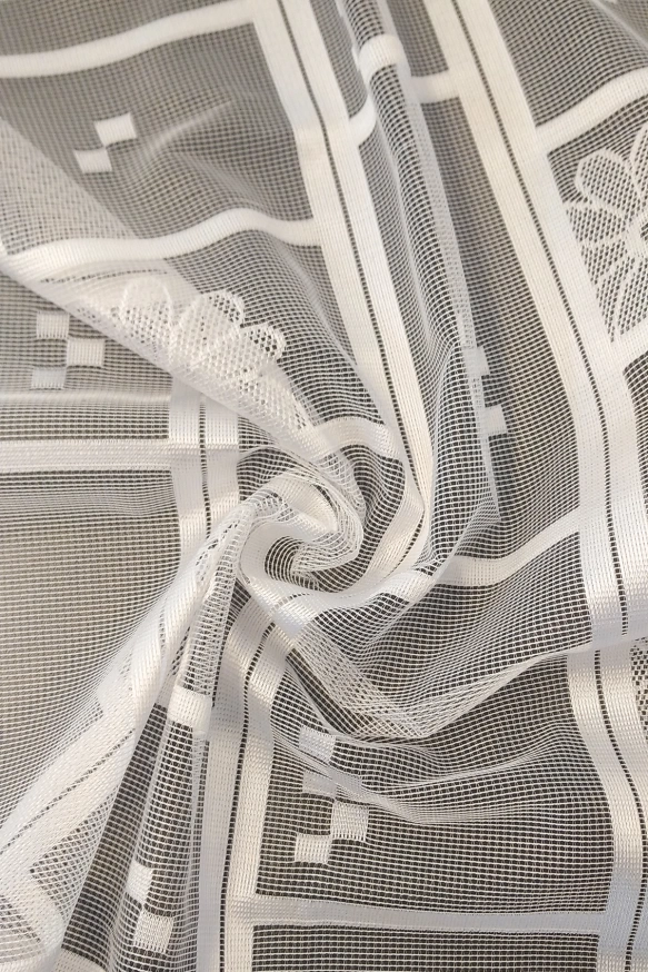 Fehér színű téglalap mintájú függöny 