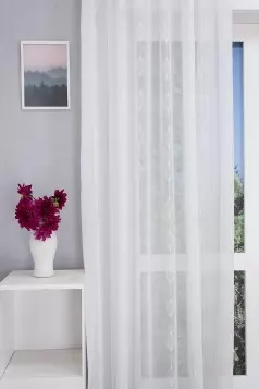 Pesaro - Mécsvirág bimbóival díszített, hímzett bézs színű, voile függöny, ólomzsinóros egyedi méretre varrva