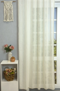 Ecrü szálbeszövéses, természetes hatású batiszt függöny egyedi méretre varrva
