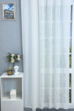 Fehér színű rusztikus szövésű sablé függöny egyedi méretre varrva