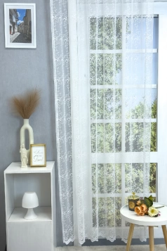 Fiore - Fehér színű hímzett virágmintás tüll függöny  egyedi méretre varrva
