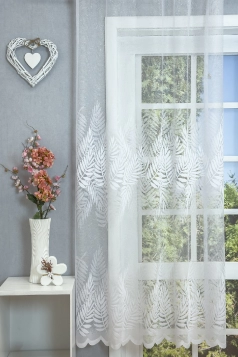 Fehér színű, trópusi pálmalevél mintás jacquard függöny  egyedi méretre varrva