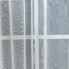 Fehér színű,apró szálbeszövött sablé függöny egyedi méretre varrva