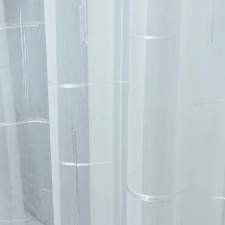 Fehér alapon bézs-fehér hímzett, szórt mintás prémium voile függöny egyedi méretre varrva