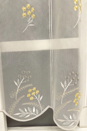 Fontana - Szürke-sárga színű voile vitrázs függöny, hímzett virág mintával egyedi méretre varrva